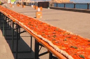 1.9 km-long pizza sets Guinness World Record