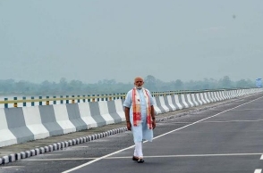 2 injured on India's longest bridge as it has no lights