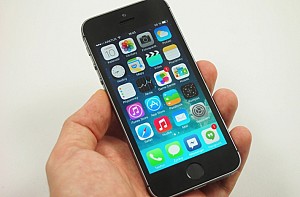 Apple likely to cut iPhone 5S price in India