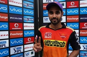 Bhuvneshwar becomes first bowler to win two consecutive purple caps