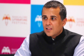 Chetan Bhagat accused of plagiarism for his book 'One Indian Girl'