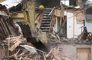 DDA demolishes shelter used by rag pickers