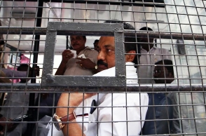 DMK MLAs arrested for staging road roko