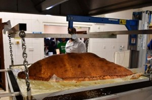 153-kg samosa smashes world record in London