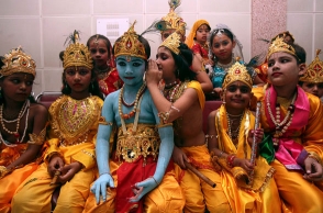 Hindus should have eight children: Prabodhananda Giri