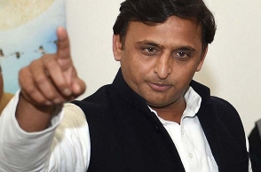 175-car convoy of Akhilesh passes toll plaza without paying