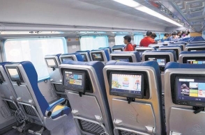24 passengers admitted due to food poisoning on train