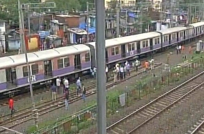 4 coaches of local train derail on Harbour line, 5 injured