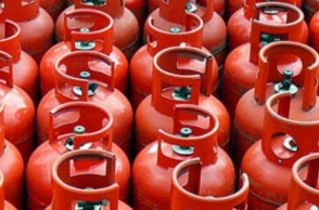 Centre to cut LPG subsidy from March 2018