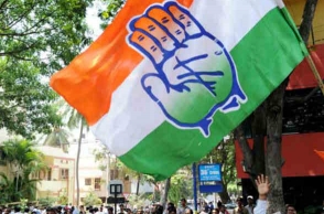 Congress flies 44 Gujarat MLAs to Bengaluru