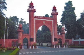 Journalist heckled at Aligarh Muslim University during interview on Triple Talaq verdict