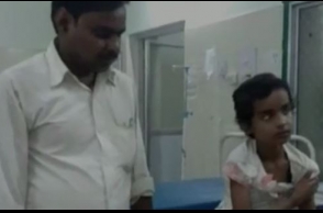 Police attack 4-year-old girl, father with lathi