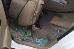 Rahul Gandhi’s car pelted with stone; car’s window panes broken