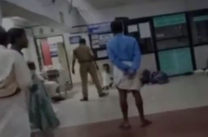 Security guard ruthlessly thrashes passengers at bus terminus with lathi