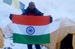 Indian climber found dead after conquering Mount Everest