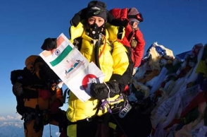 Indian woman hikes Mt Everest twice in one week