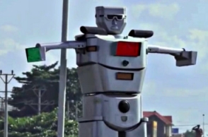 Indore becomes first city to install robot to control traffic