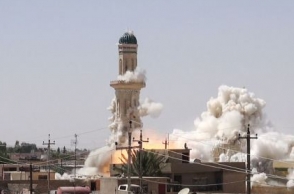 Islamic State blows up historic mosque