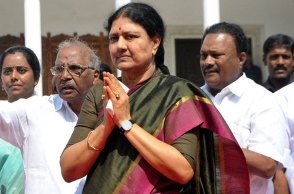 K'taka govt issues notice to DIG, DG over Sasikala issue