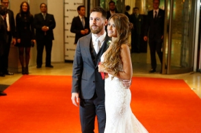 Lionel Messi marries childhood sweetheart Antonella Roccuzzo