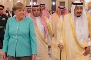 Merkel arrives in Saudi Arabia without headscarf