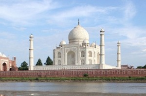 Petrol, Diesel vehicles banned within 500 metres of Taj Mahal