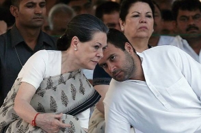 Rahul Gandhi likely to take over Sonia by October