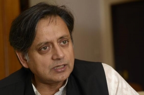Republic TV reports “outright lies”:Tharoor