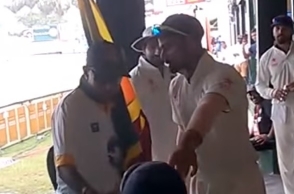 Kohli kisses 81-yr-old Sri Lankan fan