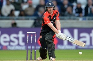 Paul Collingwood becomes the oldest cricketer to score a T20 ton