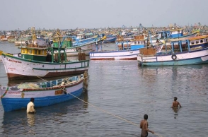 Sri Lankan Navy arrests 12 Tamil fishermen