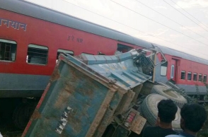 9 bogies of Kaifiyat Express derail, 70 injured