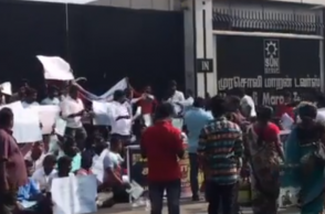 Suriya fans protest outside Sun TV office