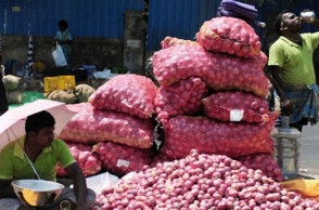 Teachers asked to sell onions in Madhya Pradesh