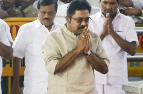 TTV Dhinakaran questioned by police in Delhi