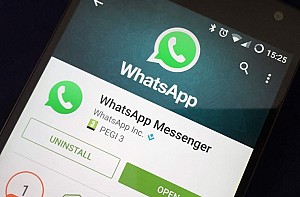 WhatsApp different colours link found to be an adware