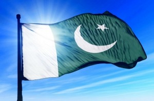 Pakistan hoists 400-foot-high flag at Wagah border