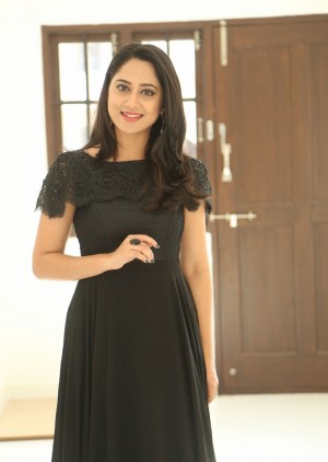 Mia George (aka) Miya George