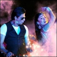 shriya-saran-shah-rukh-khan-11-04-11