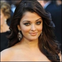 aishwarya-rai-bachchan-kalyan-jewellers-21-08-12