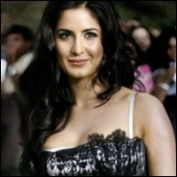 katrina-kaif-deepika-padukone-24-02-11