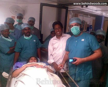 Ajith with Shalini at the hospital