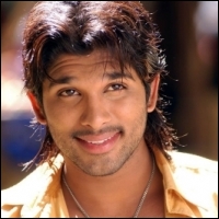 allu-arjun-chiranjeevi-18-06-12