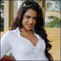 sameera-reddy-nayanthara-02-10-12