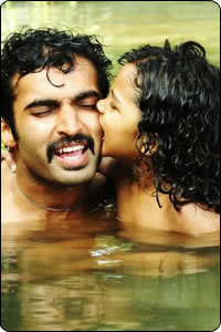 Anandhapurathu Veedu