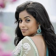 asin-look-alike-yearns-for-a-vijay-project-soon-photos-pictures-stills