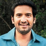 its-double-duty-for-santhanam-photos-pictures-stills