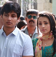 jiiva-and-trishaa-fall-in-the-hands-of-udhayanidhi-photos-pictures-stills