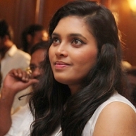 Adhi Maedhavigal - A fri-com on the way