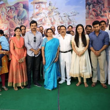 Actor Sivakumar finishes narrating Mahabharatham in just 2 hours and 15 minutes.